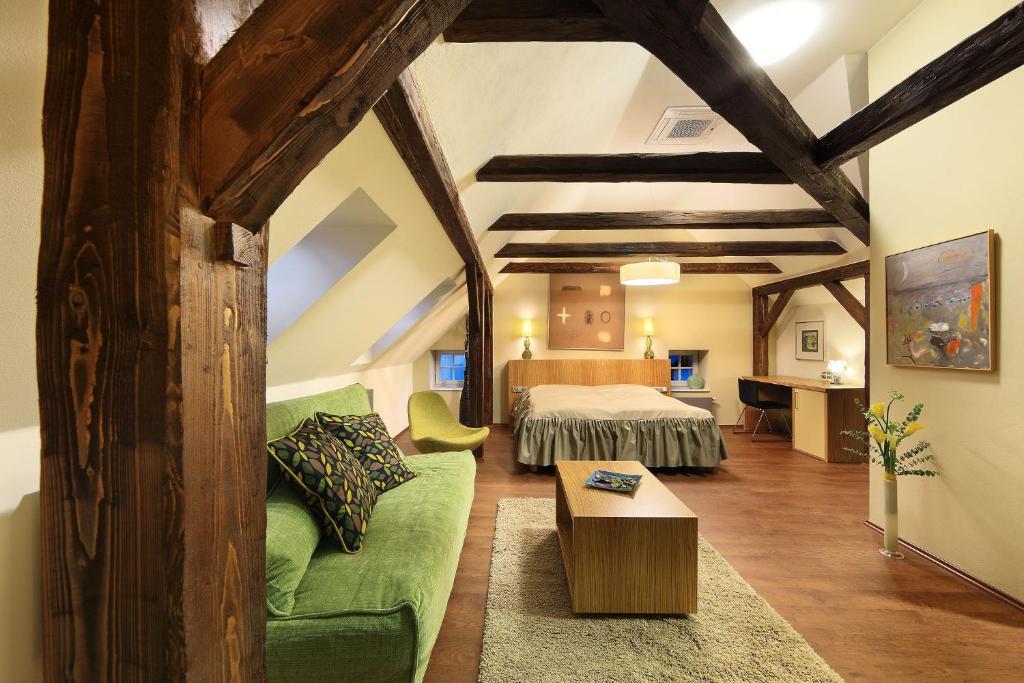 Hotel Edward Kelly Cesky Krumlov Bilik gambar